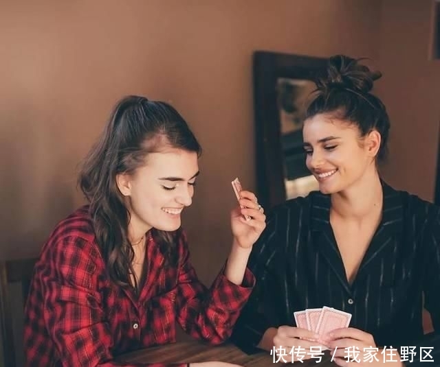 面料■2020“睡衣”火了!宅在家,也要穿得很时髦!