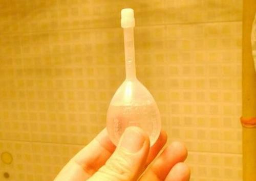 最近很火的一个新妙用,在家里当白醋碰上它,皮肤紧俏白净