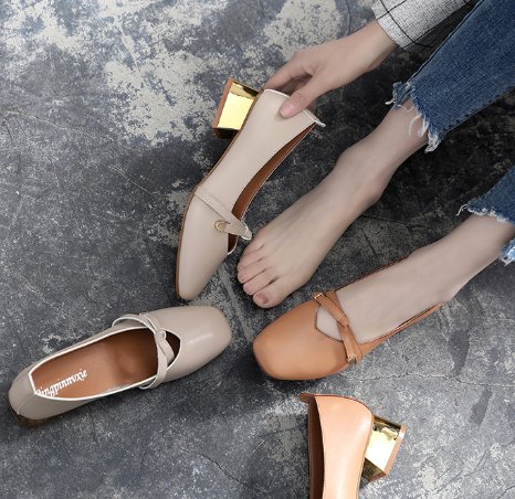 聪明女人三伏天早就不穿高跟鞋了!现在流行舒适“瓢鞋”，美翻