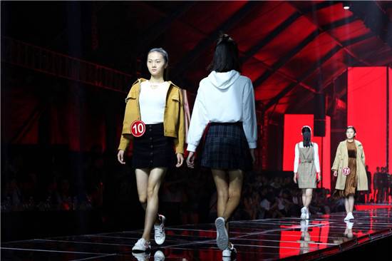 2018豫发郑州国际时装周暨郑州国际时尚文化周如约举行