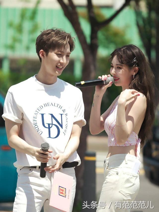 金泫雅真省布料，仅仅用一块布遮住身前，网友：一点安全感都没有