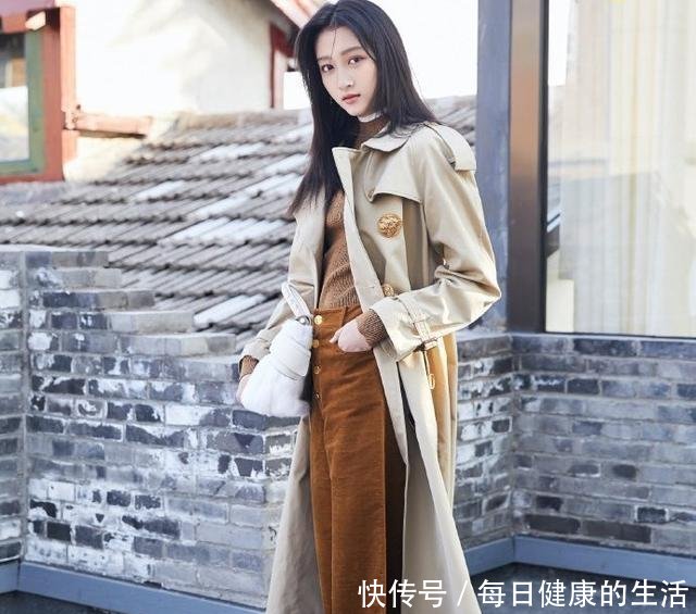 「棒球外套」开春外套别买太多,有这3款就够了!和裤子裙子都合拍,显瘦洋气