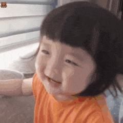  『卫衣』春装搭配图片：卫衣+帆布鞋搭配