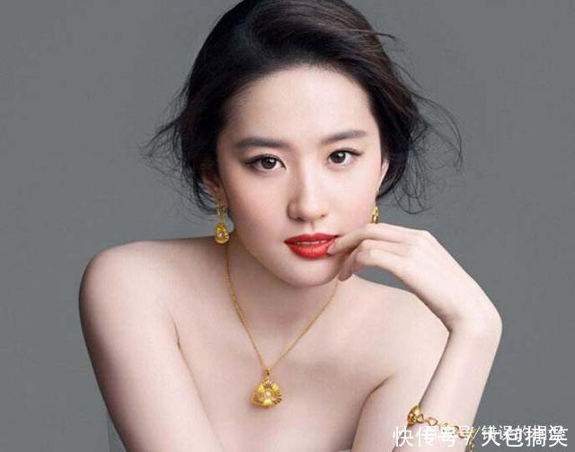 李连杰想捐100亿改回中国国籍,成龙大哥7个字