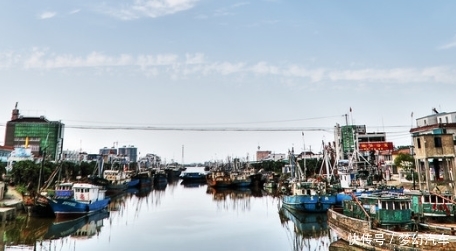 这城市曾经与苏州合称并蒂花，现苏州成江苏第一，它却沦落县级市