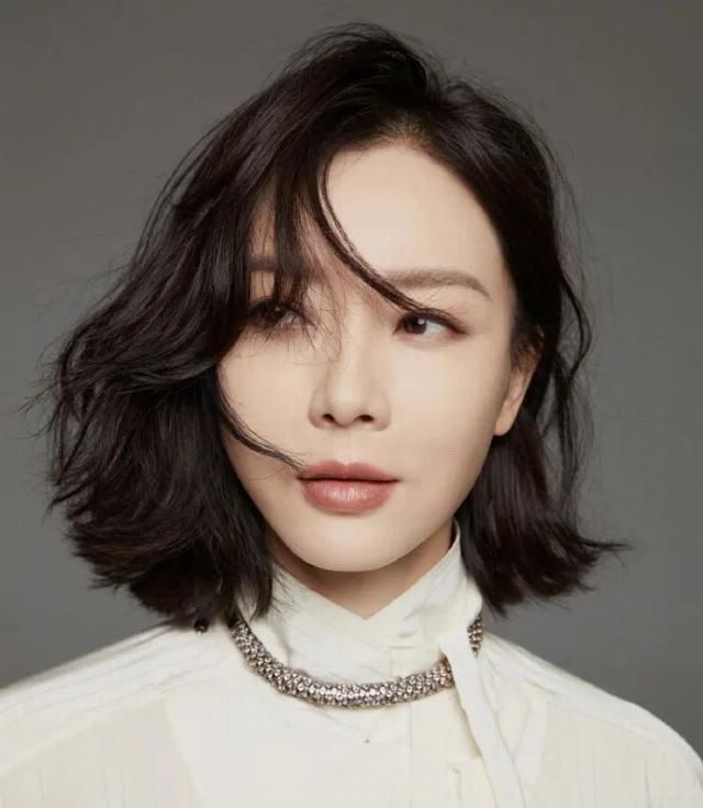  较深的女生@直男眼中的“大妈口红”色号，涂上不显白还难搭配，你选中了吗