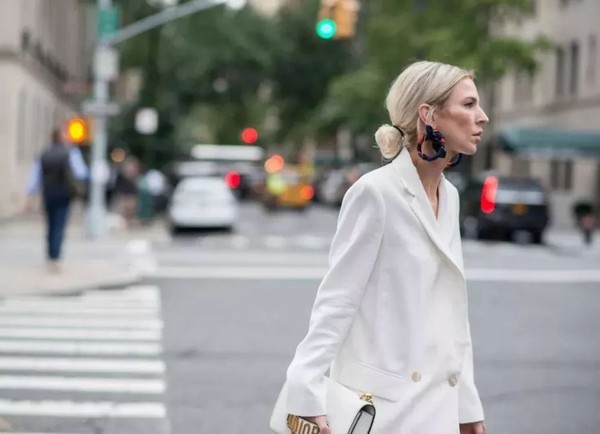 不能当首饰的腰带不是好丝巾