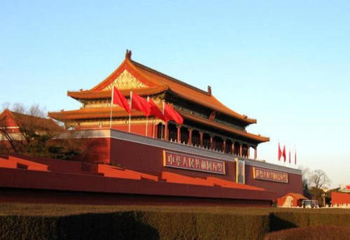 这城市跟北京一起发展，古代皇帝还经常在这避暑，却是个四线城市