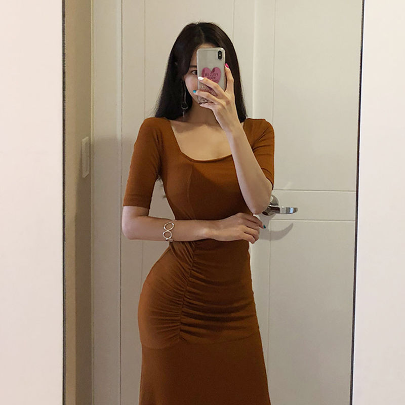 天啊!老婆也太会穿了吧，包臀裙+高跟鞋，分分钟女神范十足