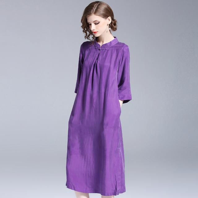 40-50岁女人,中秋国庆穿这“铜氨丝裙”,一定显高贵超迷人