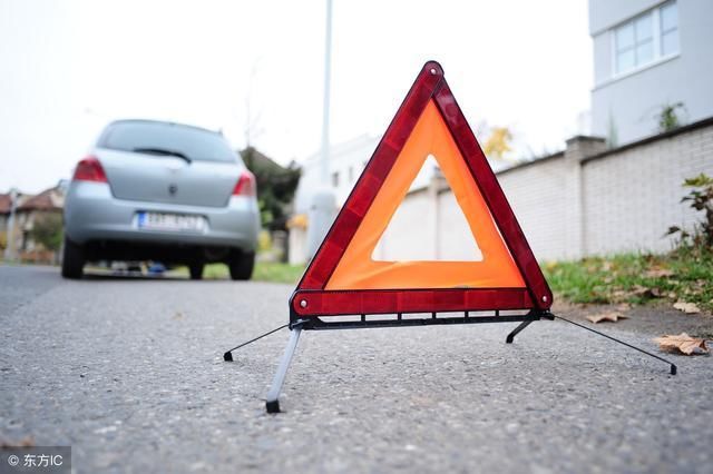 交警提示:2018新交规有这几种违章都不再扣分