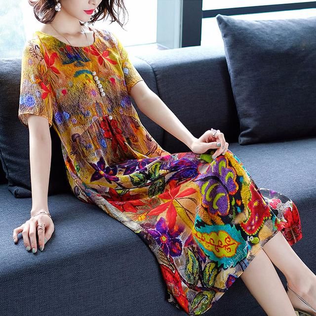 刚上市就火爆的一种裙:叫“减龄裙”，太洋气迷人了，高级女人味