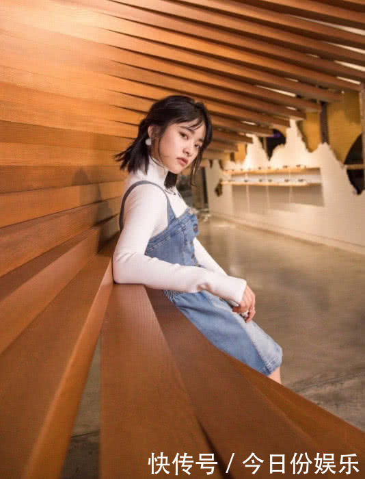 看上半身很美,看全身只能沉默!终于知道沈月为啥很少拍全身照了