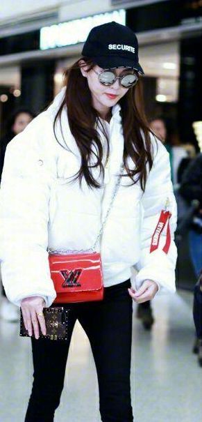 唐嫣的红包好大牌，这件衣服有点甜！从头到脚有点豪！