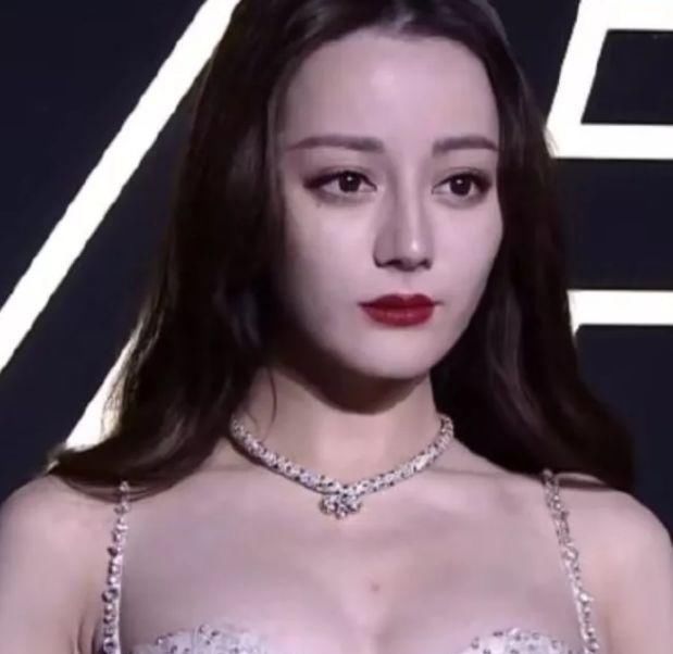 星光大赏迪丽热巴现场