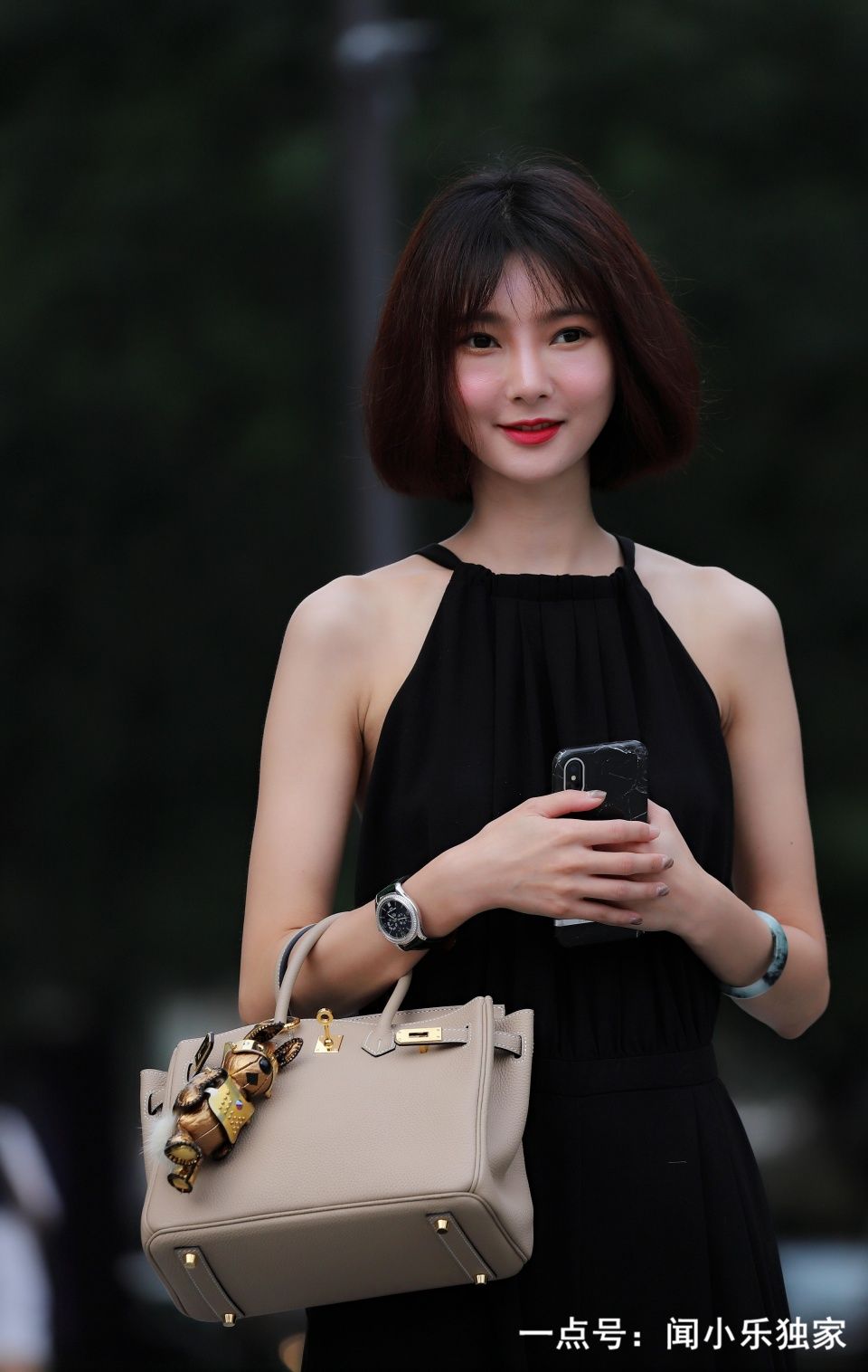 街拍:清新小资范的文静女孩,你喜欢看吗?