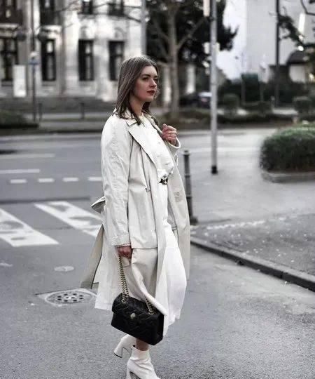  [秀场]2020女装流行趋势：7种秀场设计细节/改良风衣 2021春夏女装核心夹克！