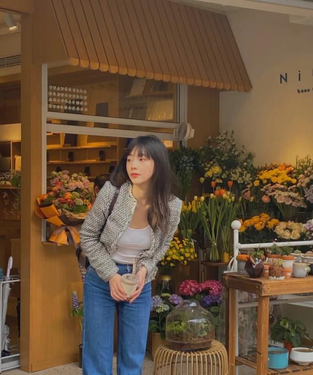  「面搭配高腰牛仔」衣服买得越来越少,但穿得越来越时髦好看的秘诀,仙女们快来mark...