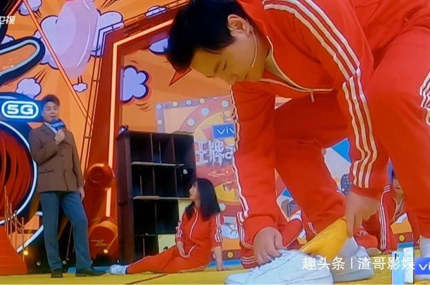  『尖叫』把尖叫鸡塞到鞋子里，沈腾这操作真是6，嘉宾们笑到肚子疼！