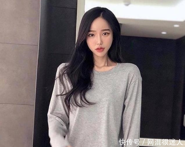 「穿着」牛仔裤提升自身优雅气质,展现文艺范十足的街头女神范