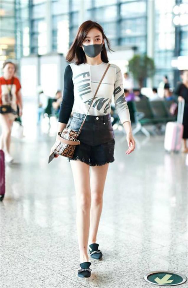 没有大长腿就别穿”狗啃式“短裤，杨超越成短腿，紫宁惨变五五分