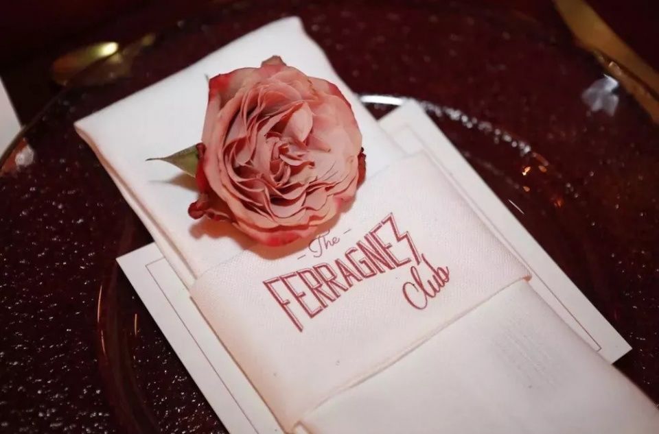 满足了少女们对婚礼的所有幻想，这场世纪婚礼到底有多梦幻?