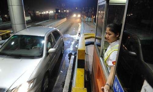  高速@中国高速公路总里程13万公里，一天收费多少钱？答案你不会