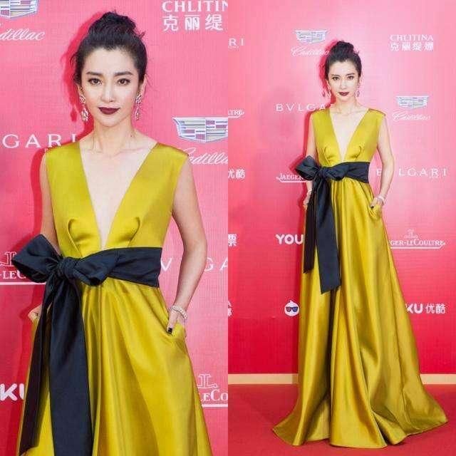 李冰冰真会穿！露背长裙惊艳全场，这身材体态可不像是45岁的人