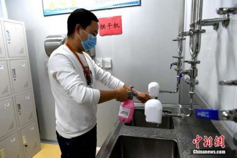  防护服■探访福建闽侯医用防护服生产车间