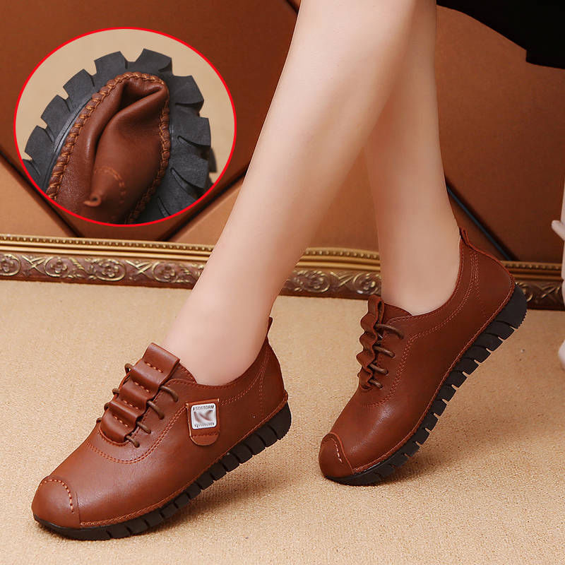 小个子女人，出门别总穿高跟鞋!如今流行这样的软软鞋，优雅舒适