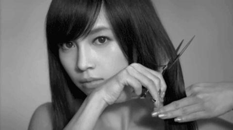 剪短发颜值高的女生有这4个特征，你有吗