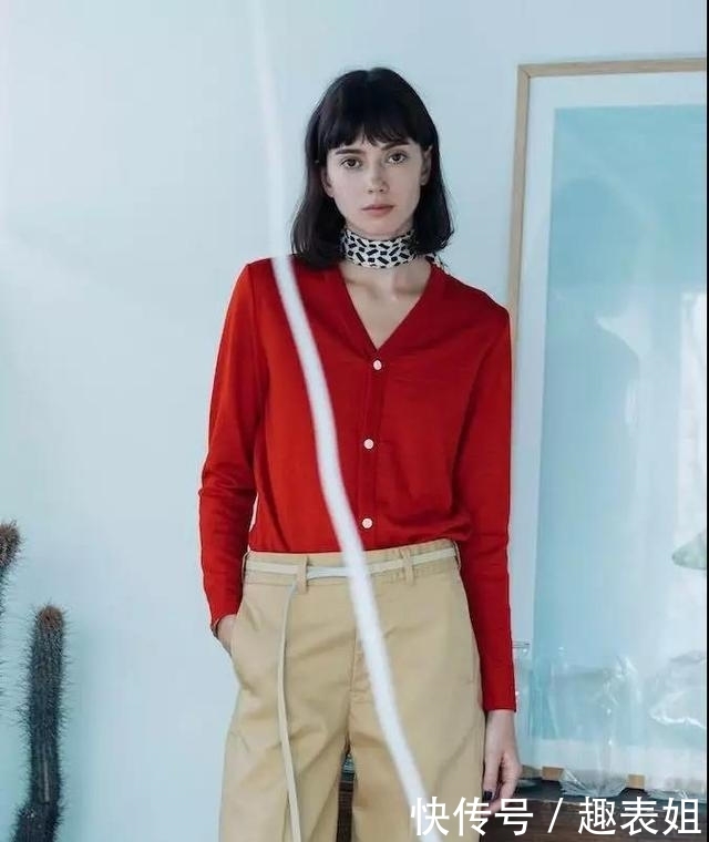  奶奶：“奶奶衫”有多时髦美丽？各路明星都在穿，早春穿它宅在家一样美