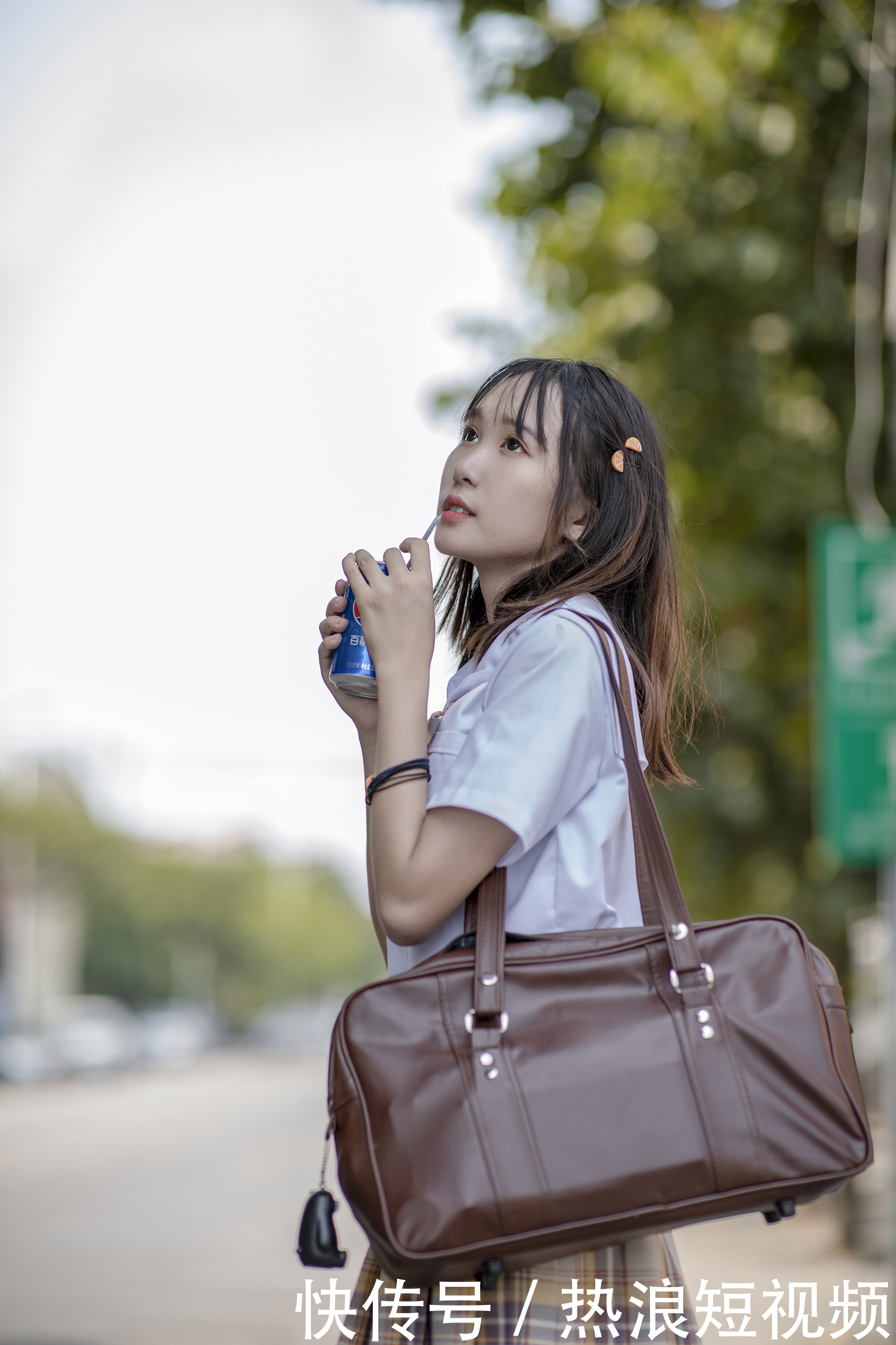 分享一组在广州低涌拍摄的小新鲜美女写真