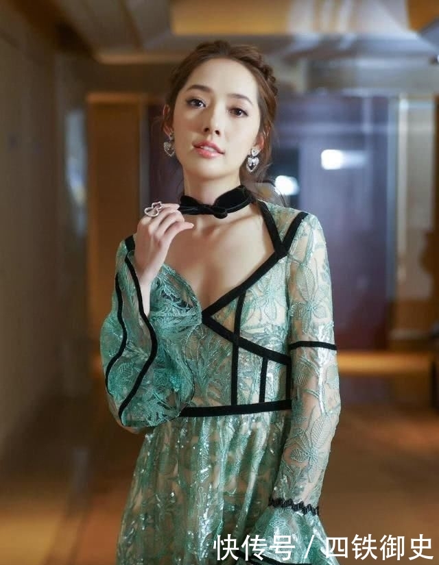 【 赢家】穿蓝绿色刺绣裙,36岁成人生赢家!,郭碧婷嫁入豪门后“放开”了