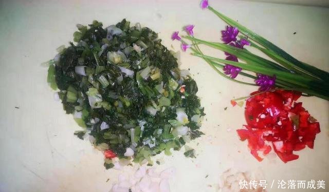 和大家分:江西泡菜这样做才地道,酸爽入味,开胃下饭,我家每年都吃两大坛!