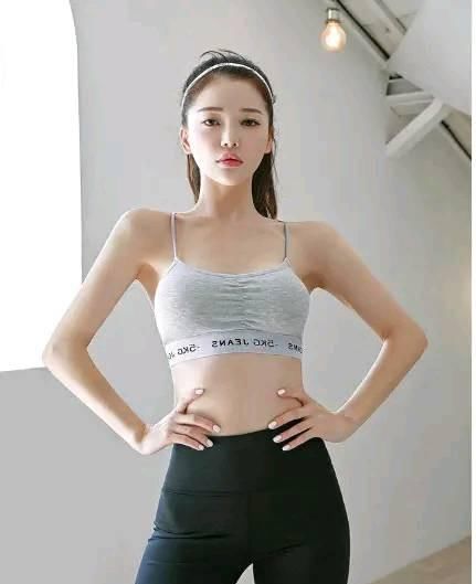 漂亮■时尚穿搭: 简易的打底袜搭配, 漂亮又显苗条, 搭出清秀的女王风采