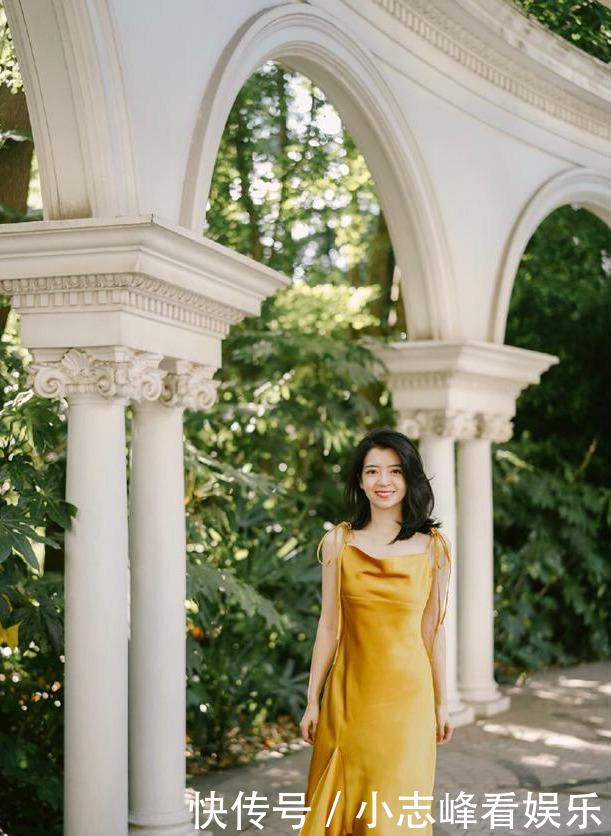 「清爽」夏季变美这样穿,三木博主连衣裙太时尚了,清爽优雅显身材