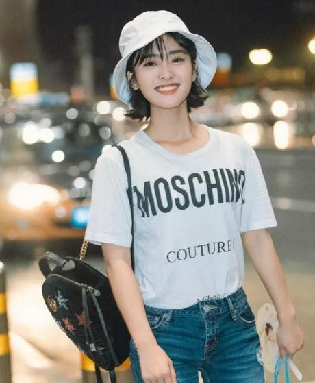 沈月只是剪了发型，160cm穿搭出180的气场，网友：这发型看了想剪