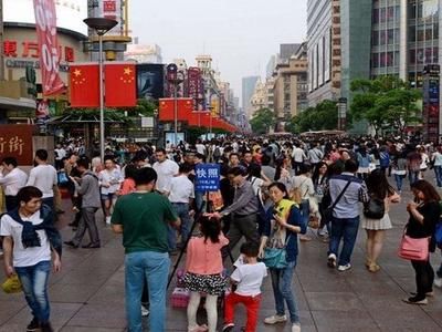 这座城市排斥国内外地人却不排斥日本人，网友：小日本哪点比我强