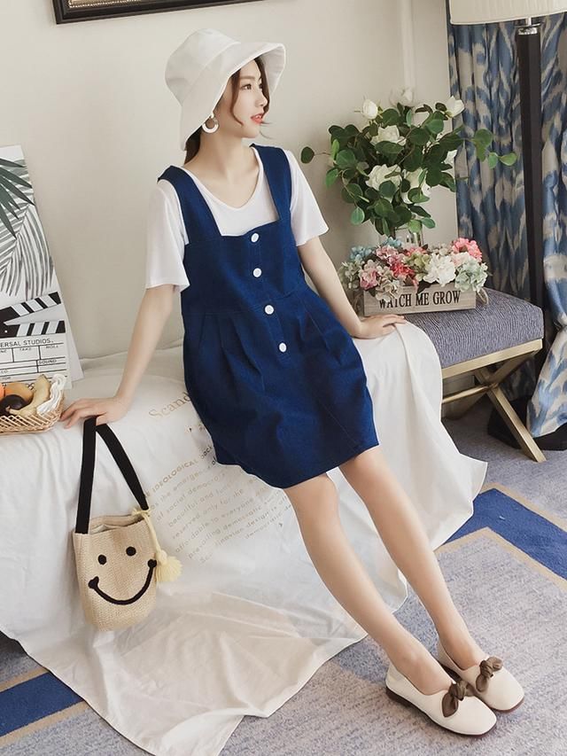 颇具设计感的休闲范连衣裙，穿上它你就是人群中时尚的那个