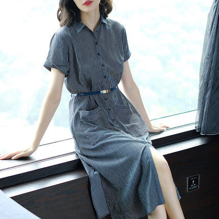 奔4女人少穿T恤，没气质!穿这样的气质型连衣裙，落落大方超减龄