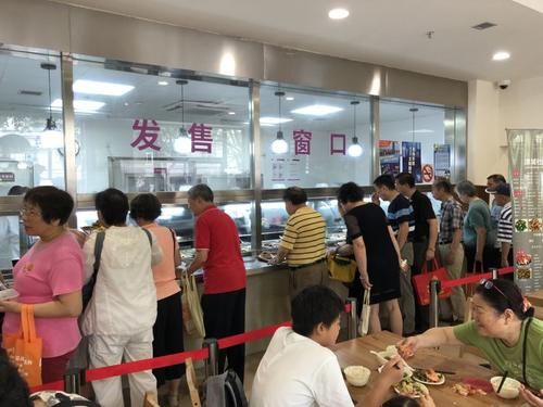 还在为家里老人的衣食住行担忧？未来三年这个区老年助餐服务场所