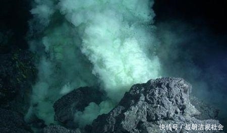 海里都是水，为什么浇不灭海底的火山？