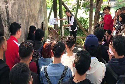 这些都是民间工艺精品，喜欢旅游而不来一趟乌镇，你会留下遗憾的