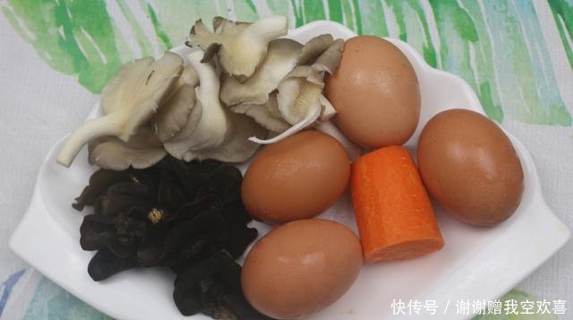 「鲜香」简单好吃的黑木耳炒鸡蛋,素雅美味,鲜香爽口,不错的开胃家常菜