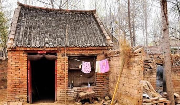 「条件」想翻修房子的农民，先别着急自费盖，符合这些条件国家