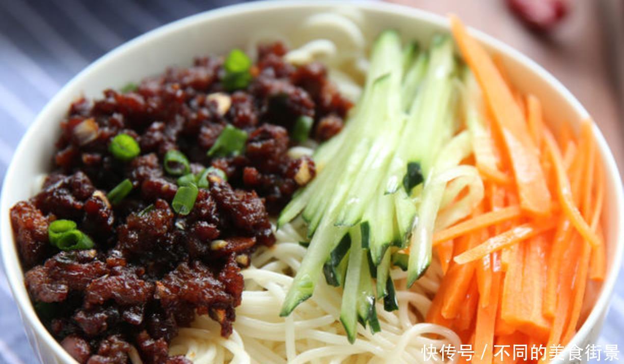 老北京炸酱面炸酱的做法,酱香浓郁,味道不比面