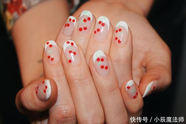 「创意」抽象画、甜美法式、百变圆点,5款可在家DIY的创意美甲