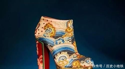 佩玛:怀了二胎也不愿意脱下,还命人在鞋上绣花,30岁不丹王后痴迷高跟鞋