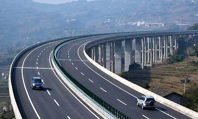  #高速#英国媒体称它为全球“最美”公路，全长有516公里，就在中